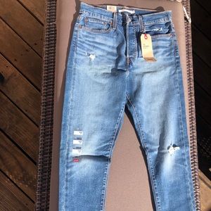 Levi’s skinny ankle jeans size 30